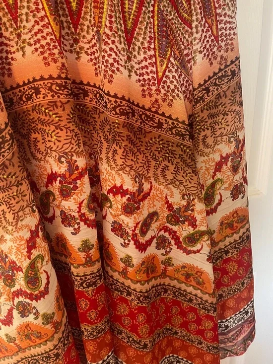 Asymmetrical Red Paisley V-Neck Midi Dress - Picture 4 of 7